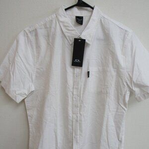 NWT Oakley Custom Fit White Short-Sleeve Button-Up Cotton Shirt Large